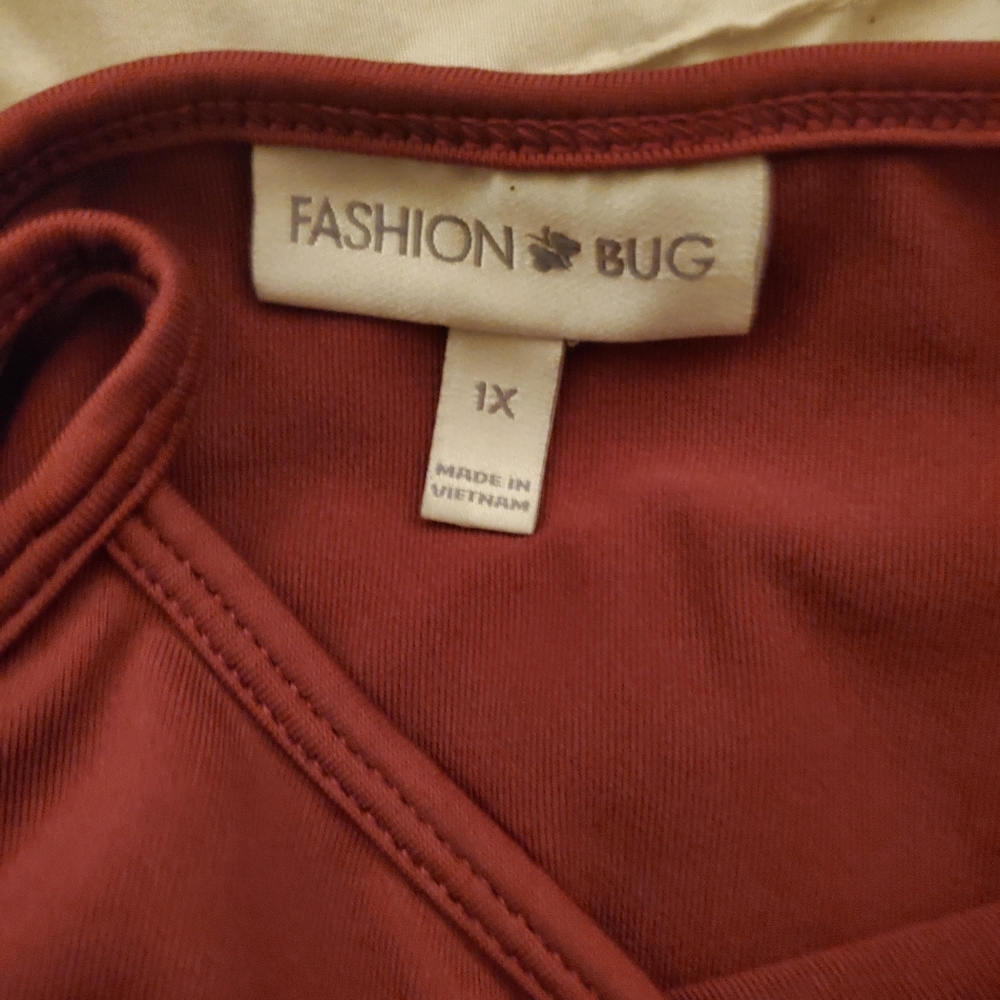 Maroon Tank - Picture 2 of 2